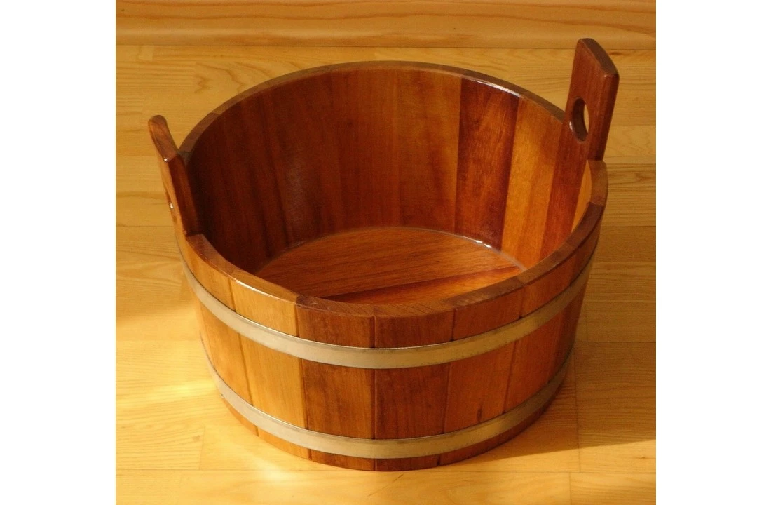 Blumenberg Voetenbak Kambala 16 Liter, Blank Gelakt 1 Blumenberg Voetenbak Kambala 16 Liter, Blank Gelakt