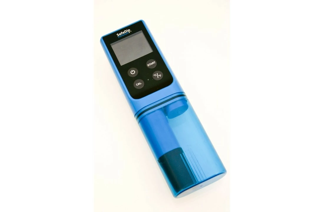 Safedip SafeDip 6-in-1 Digitale Zwembadwater Analyse 1 Safedip SafeDip 6-in-1 Digitale Zwembadwater Analyse